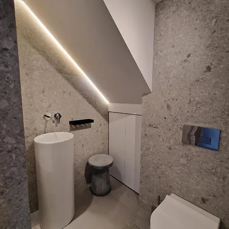 Allofts * カラマタ